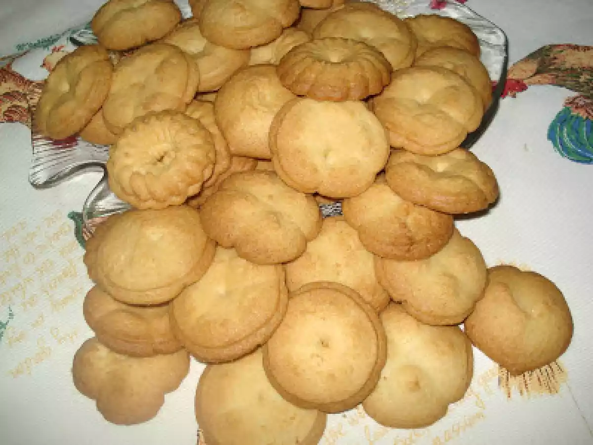 BISCOITOS DE MANTEIGA E LIMÃO...