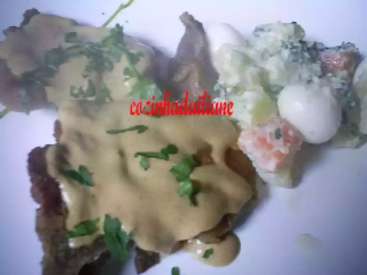 Bisteca de porco ao molho de zimbro