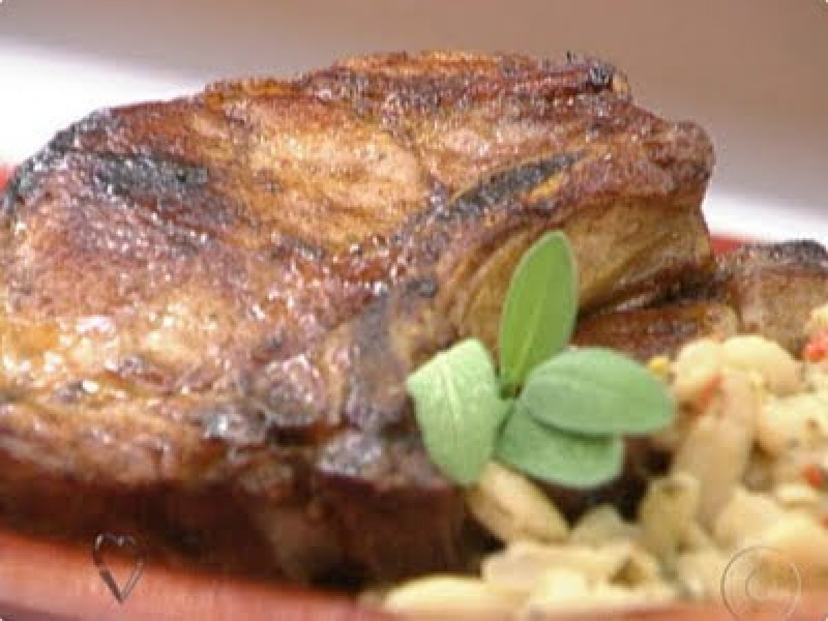 Bisteca Recheada com feijao branco cremoso