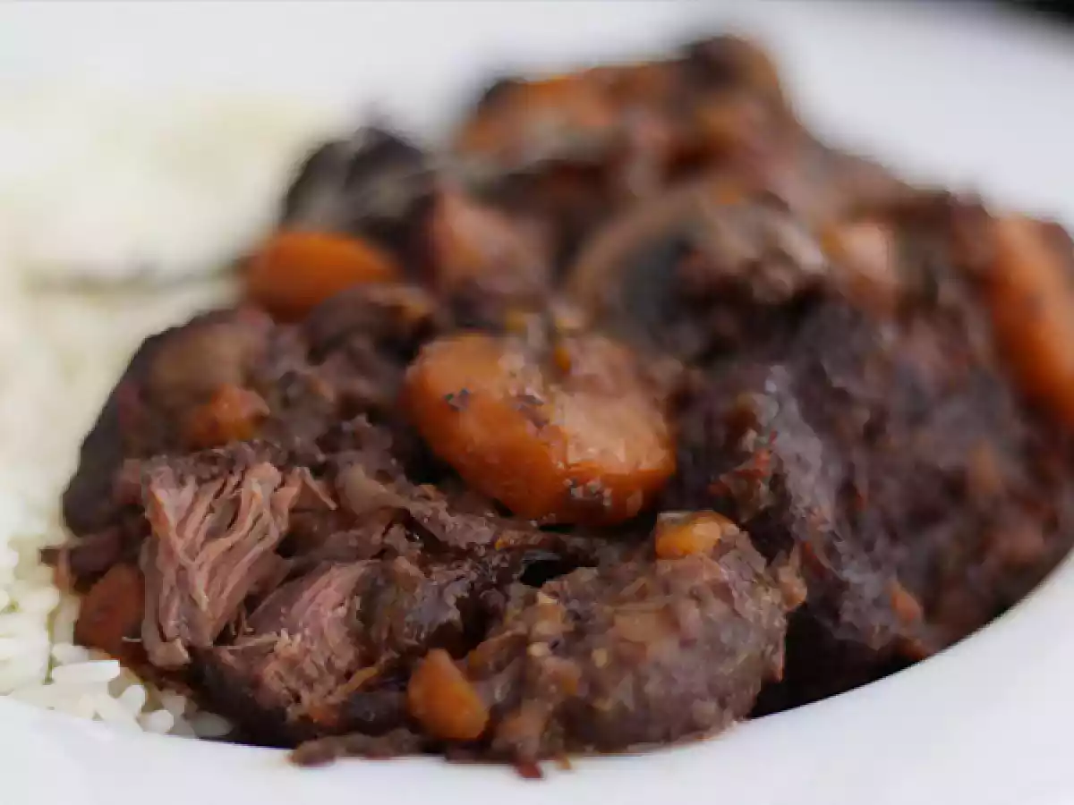 Boeuf Bourguignon tradicional: carne ao vinho estilo francês - foto 2