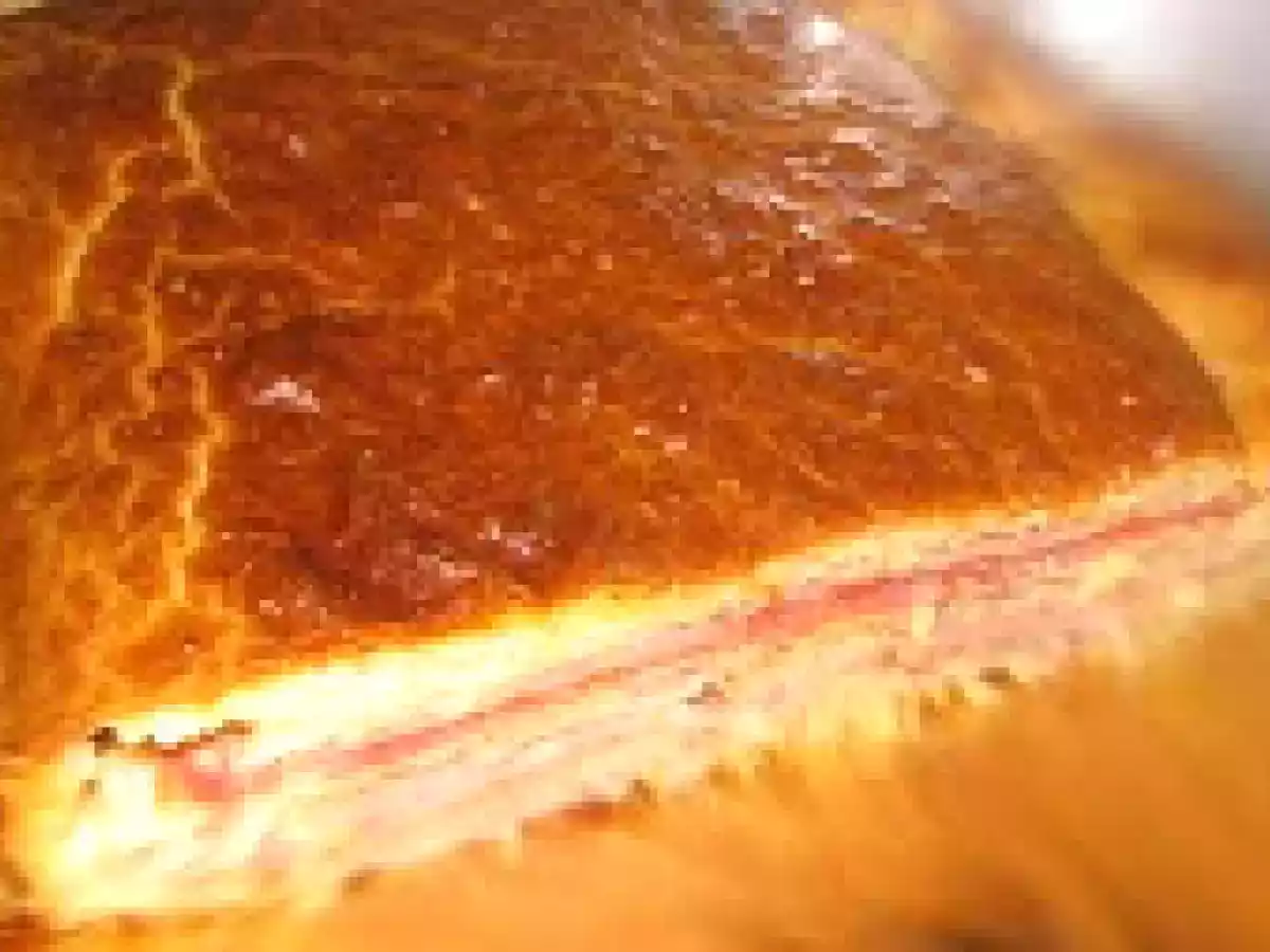 Bola de fiambre, queijo e azeitonas