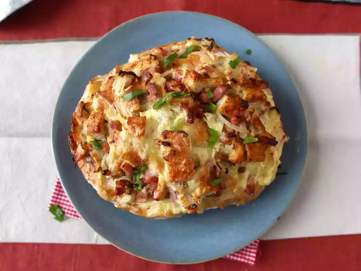 Bola de pão recheado com queijo e bacon - foto 6