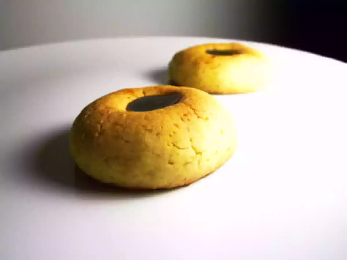 Bolachas de azeite, mel e laranja com água mel