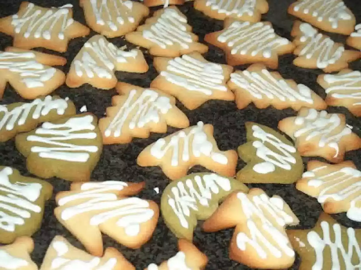 BOLACHAS DE MANTEIGA E CHÁ VERDE (MATCHA) GLACEADAS