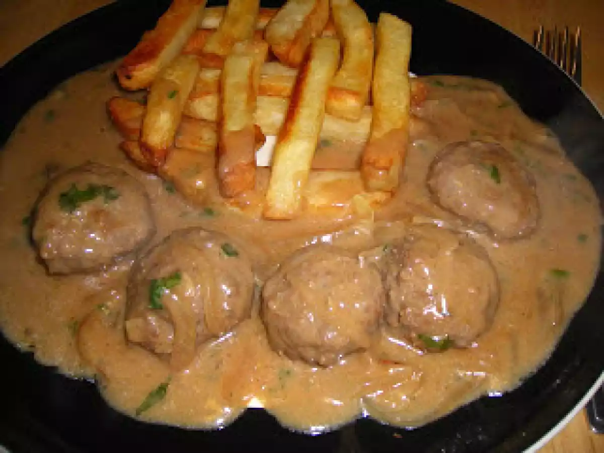 Bolas de Carne com Molho de Coentros e Batatas Fritas no Forno (melhor que as do Ikea) - foto 3