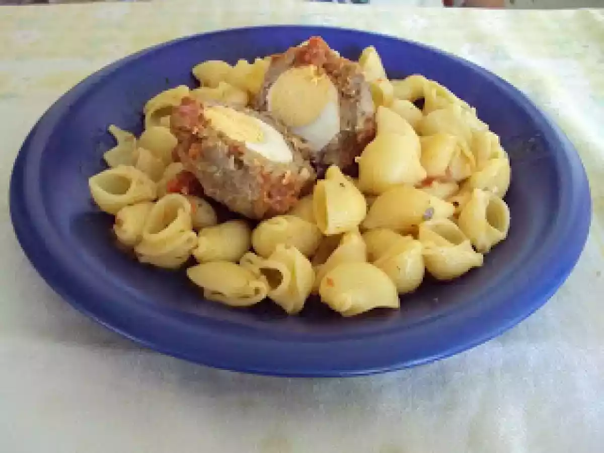 Bolas de Carne com Ovo