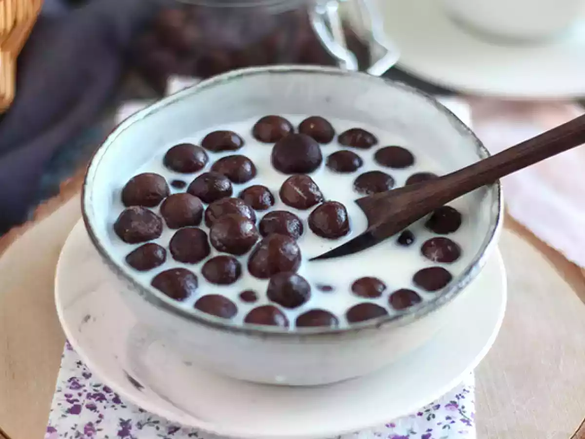 Bolas de cereais e chocolate, tipo Nesquik