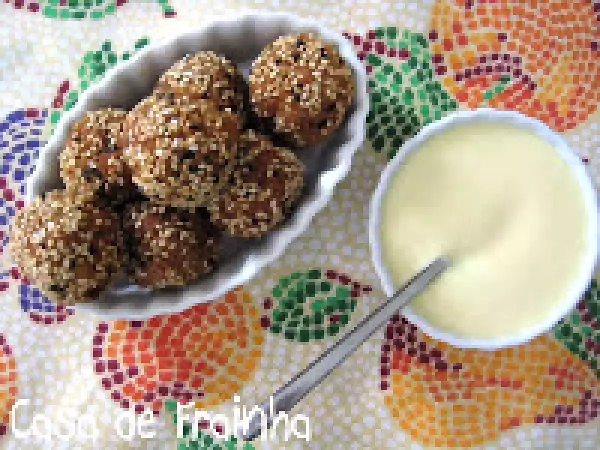 Bolinhas de Frango com Gergelim