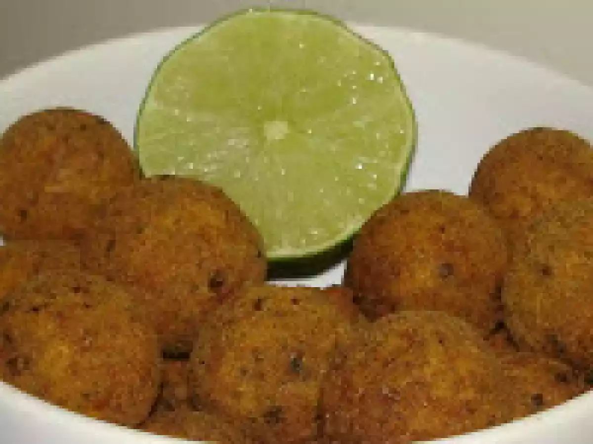 Bolinhas de Tofu, Cenoura e Cheiro-Verde (vegana)