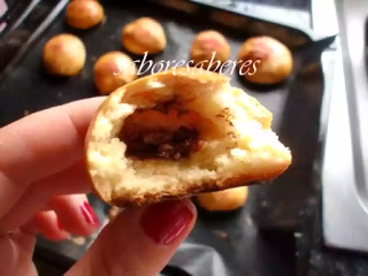 Bolinhas doces de Iogurte e Cardamomo com Chocolate