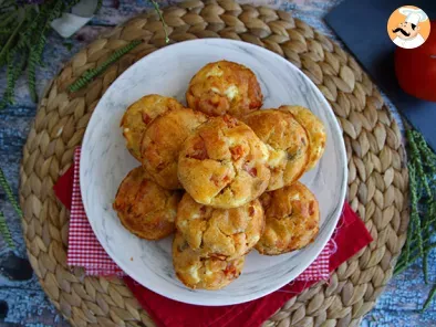Bolinho de atum, tomate e queijo feita (muffins salgados) - foto 2