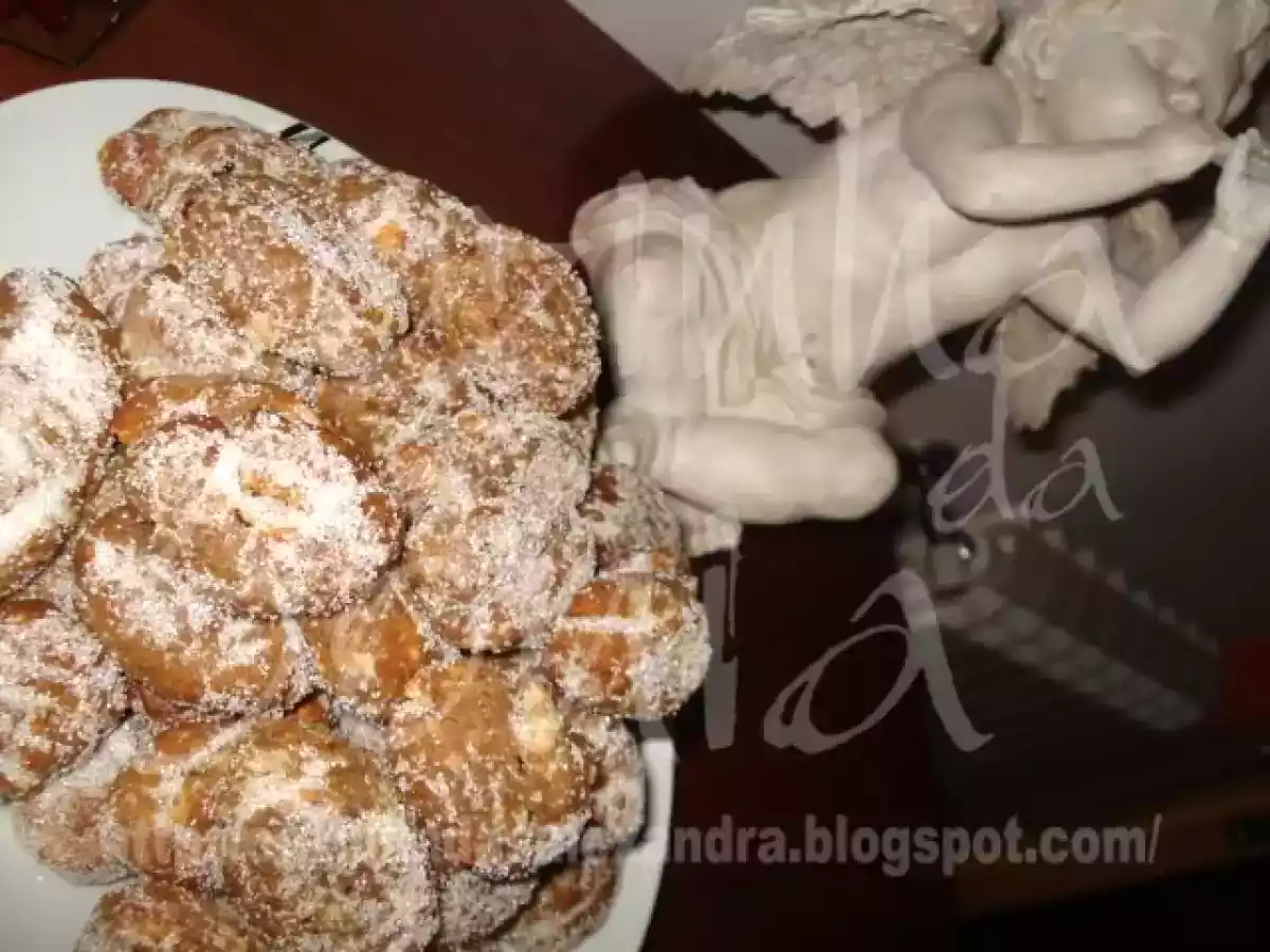 BOLINHOS, BOLINHOS. PELA ALMA DOS SEUS SANTINHOS. BROAS DE MEL, NOZES, AVELÃS E AMÊNDOAS - foto 2