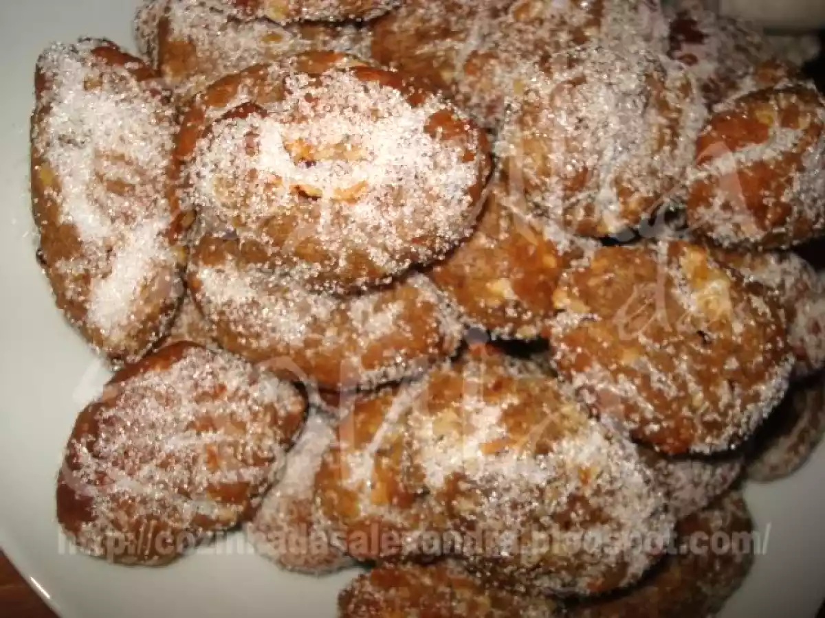 BOLINHOS, BOLINHOS. PELA ALMA DOS SEUS SANTINHOS. BROAS DE MEL, NOZES, AVELÃS E AMÊNDOAS - foto 13