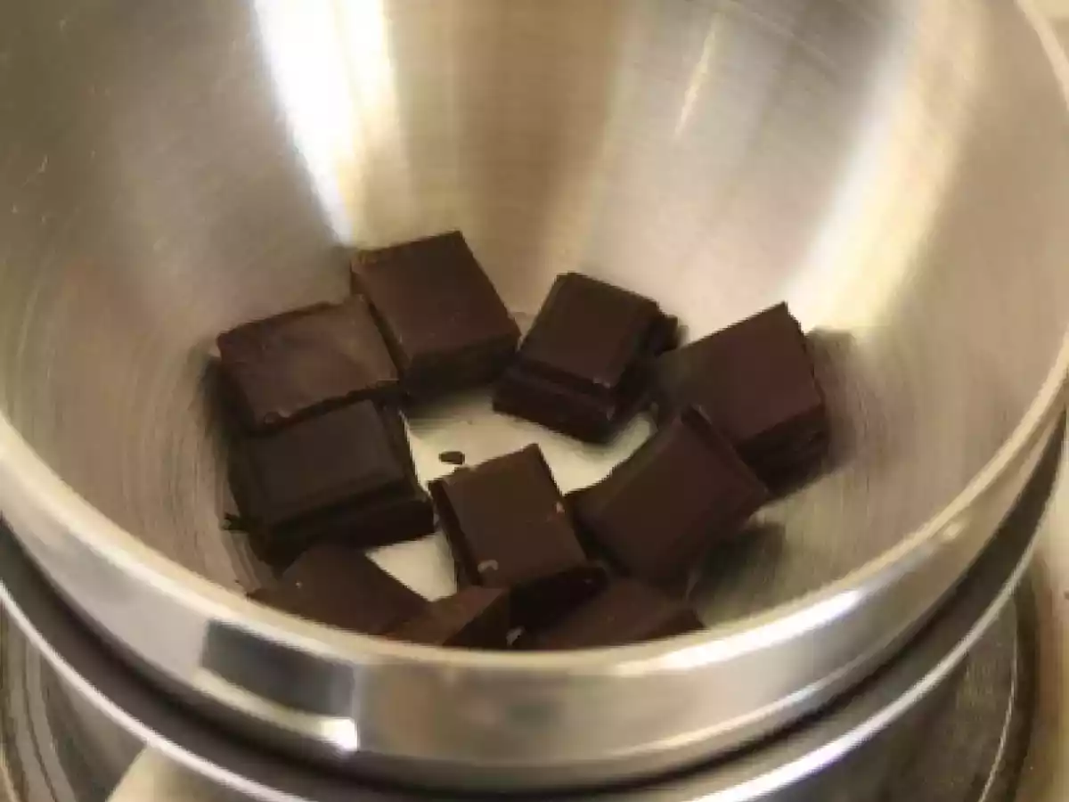 Bolinhos de avelã com cobertura de chocolate e gomas - foto 9