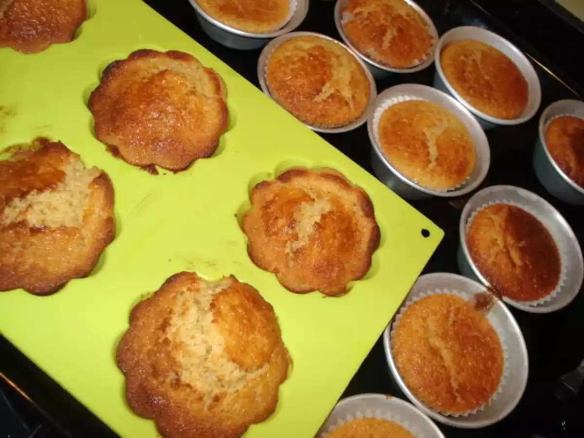 BOLINHOS DE IOGURTE COM COCO E AMENDOIM... - foto 4