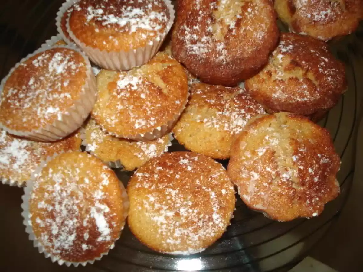 BOLINHOS DE IOGURTE COM COCO E AMENDOIM... - foto 6