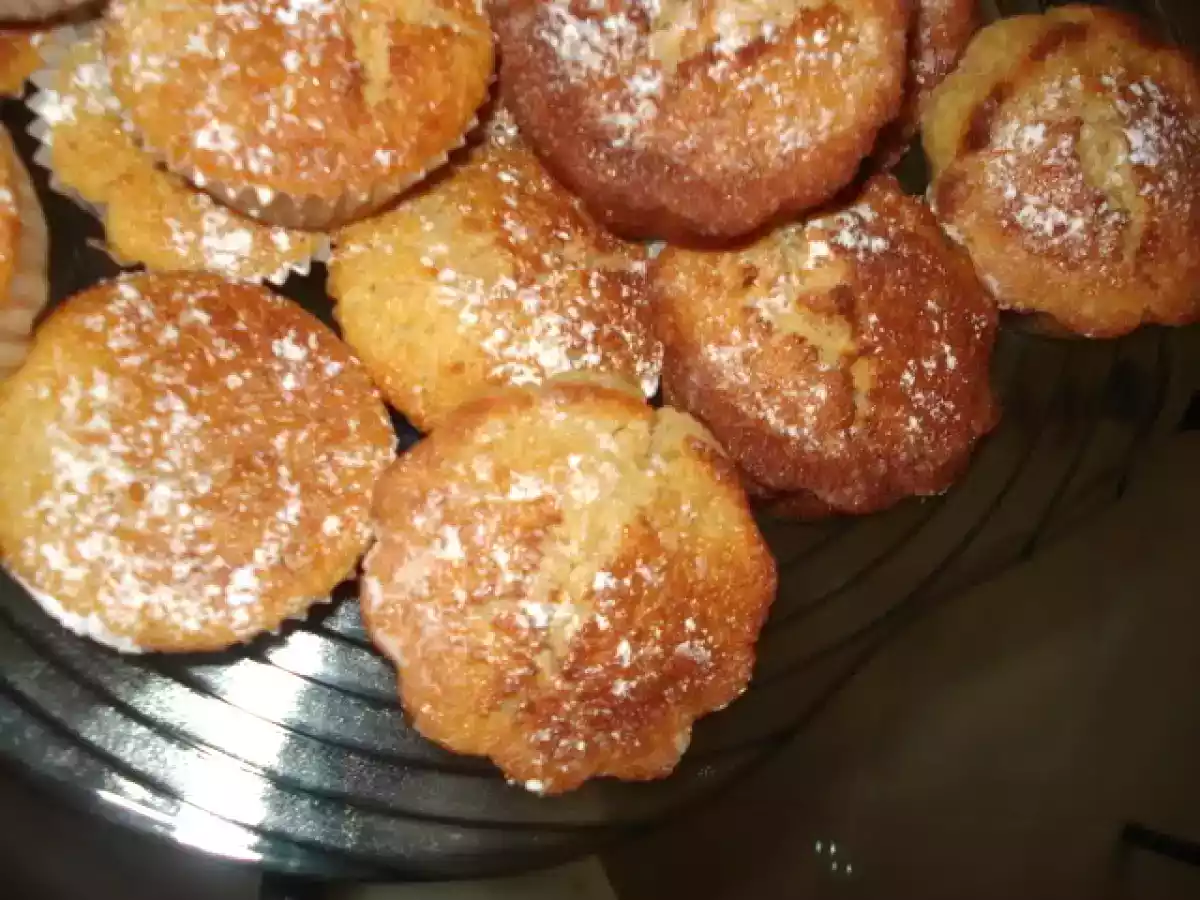 BOLINHOS DE IOGURTE COM COCO E AMENDOIM... - foto 7