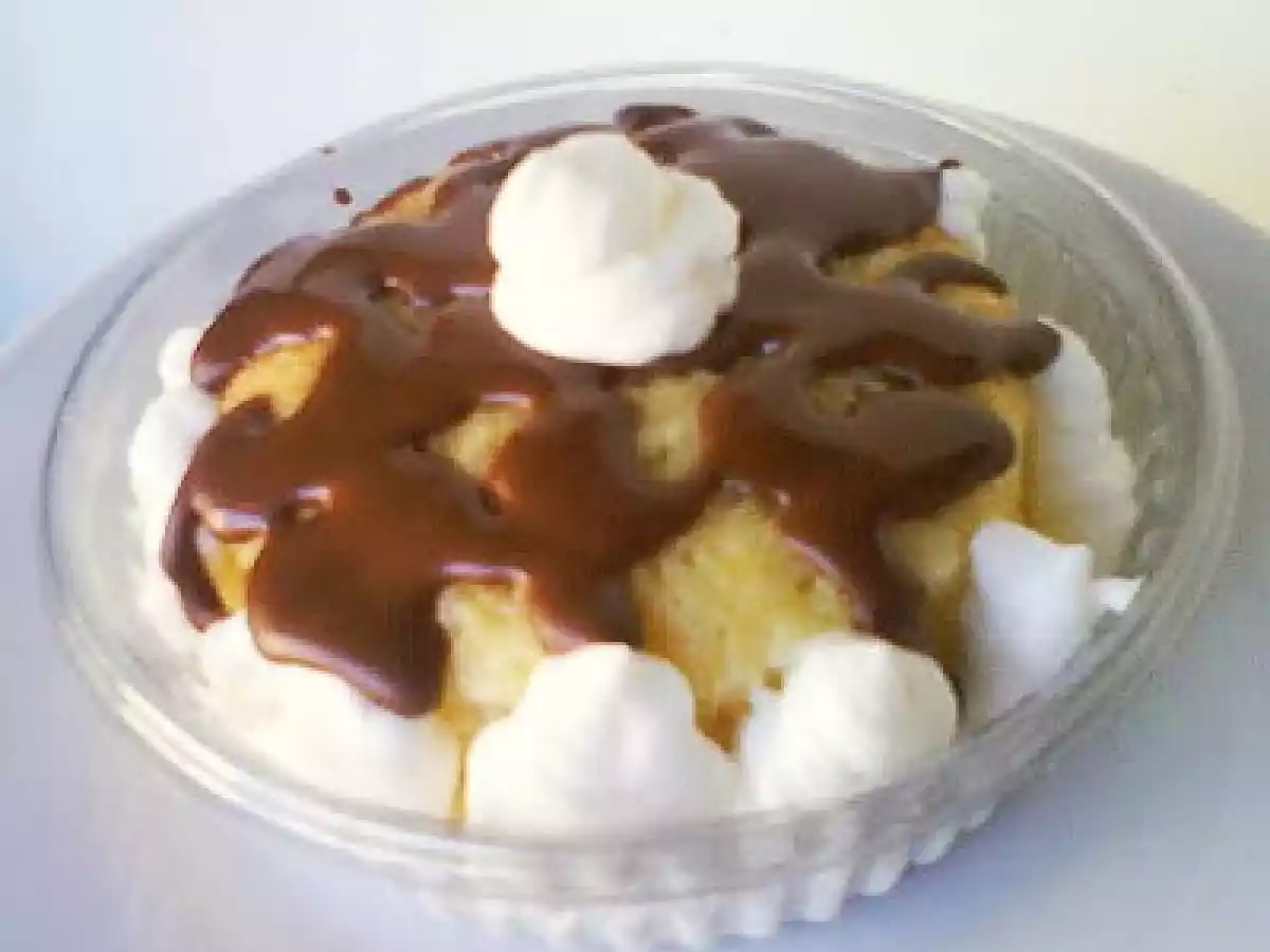 BOLINHOS FOFURA DE ABACAXI E COCO