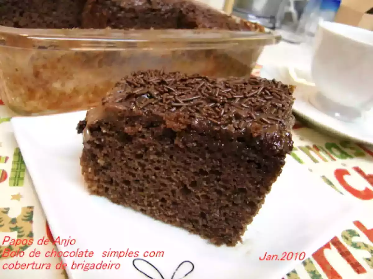 Bolo bem simples de chocolate com cobertura de Brigadeiro - foto 2