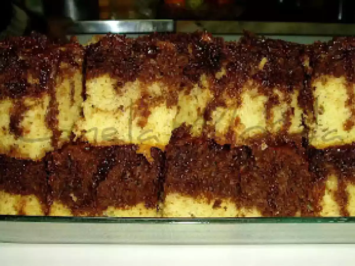 Bolo bicolor com iogurte