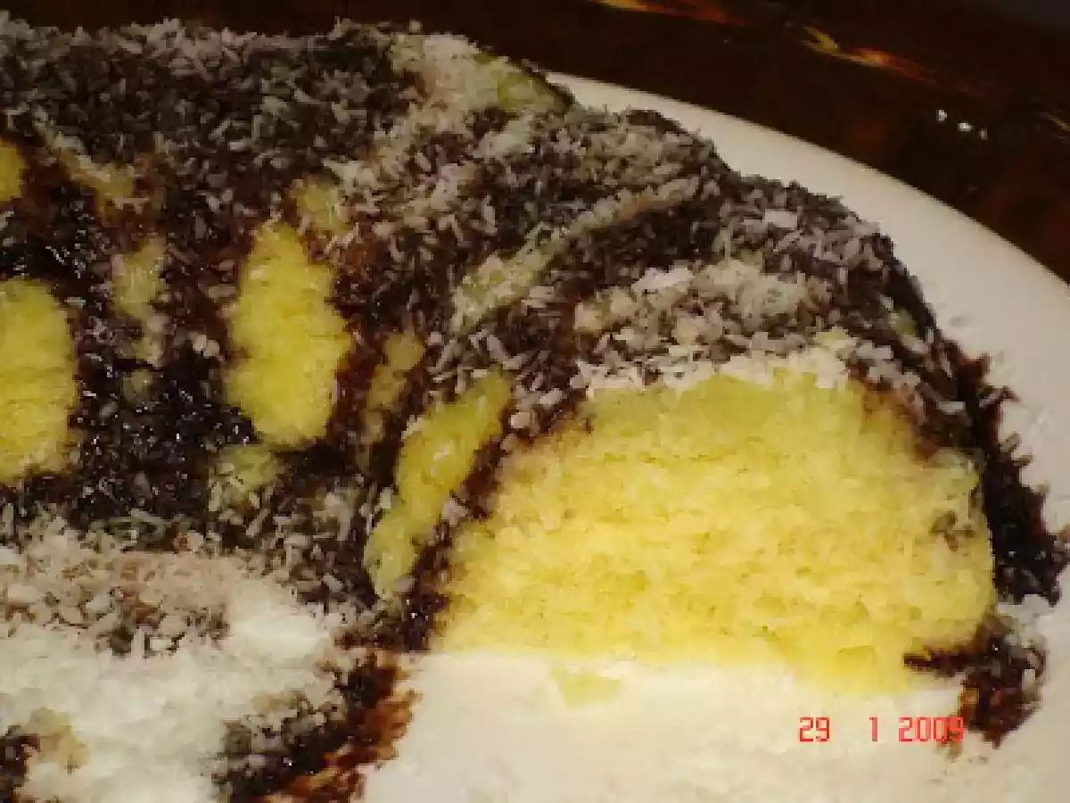 Bolo bombocado fácil no microondas (Marta)