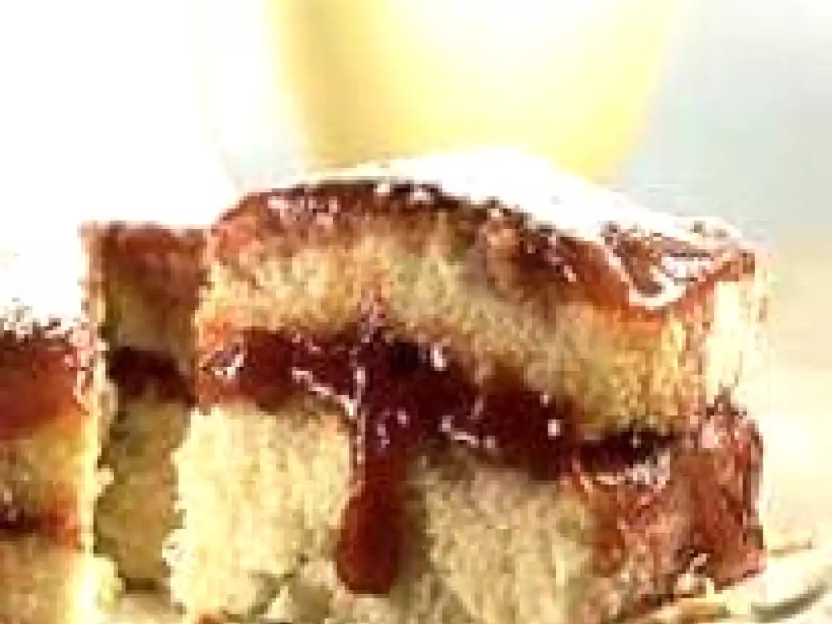 Bolo Branco com Goiabada