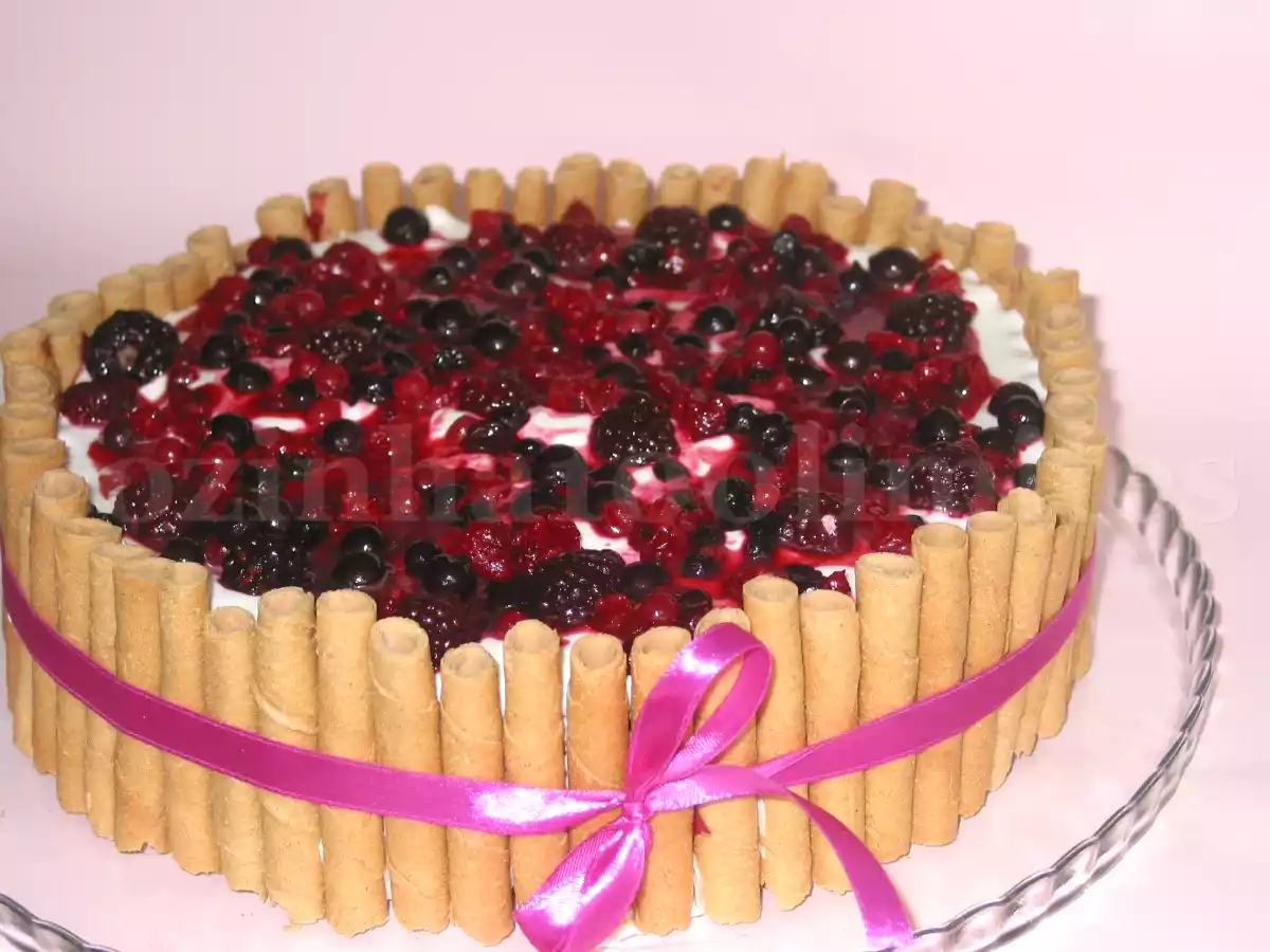 Bolo Chiffon de Chocolate e Frutos Silvestres