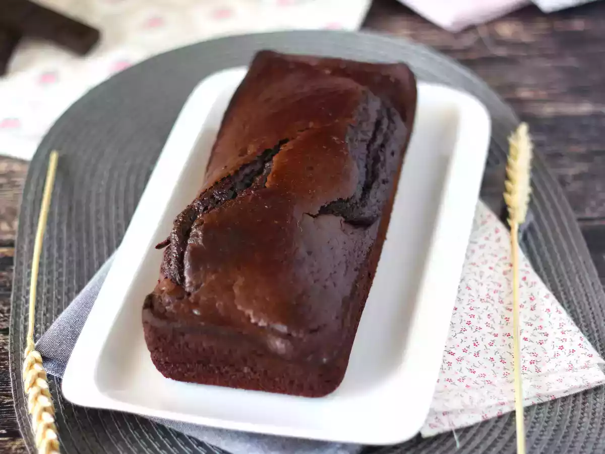 Bolo chocolate vegano com amêndoas