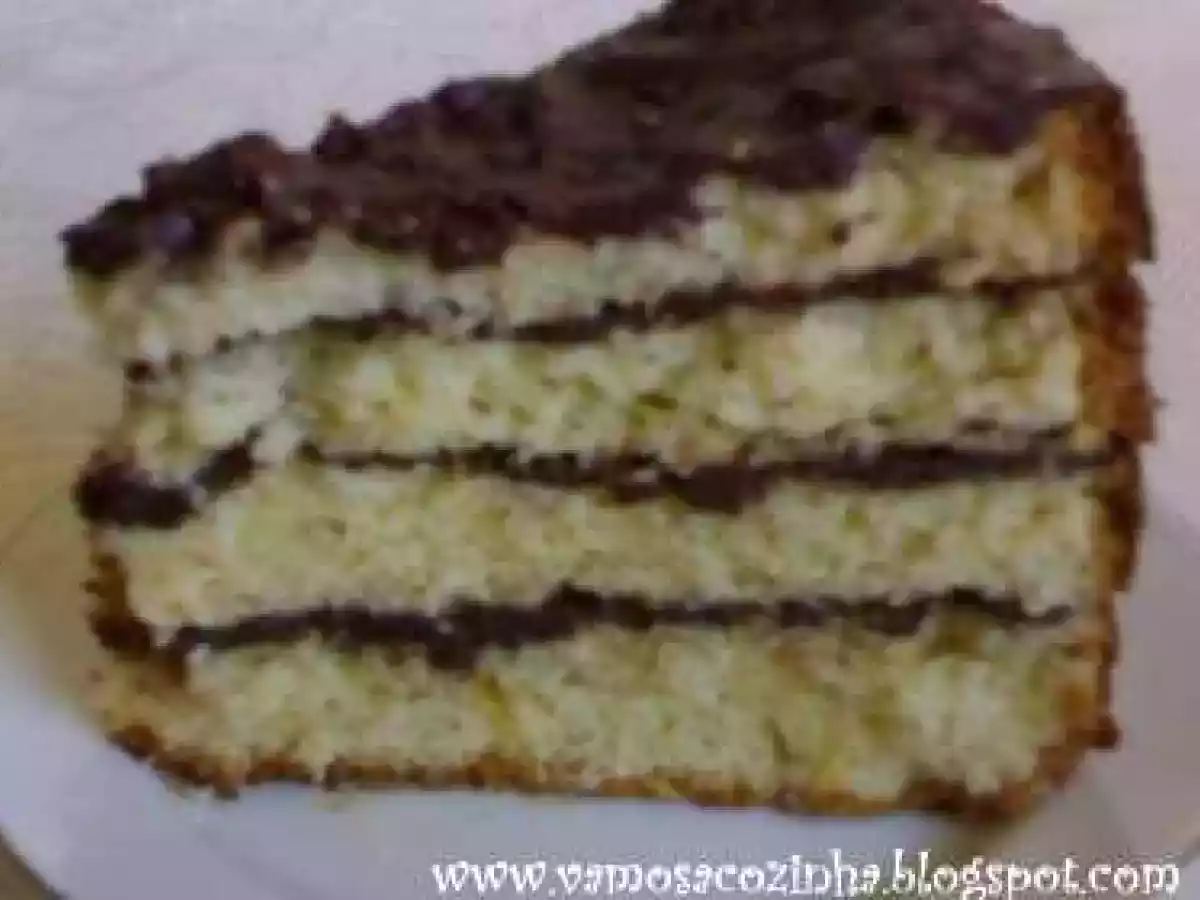 Bolo com camadas de chocolate - foto 2