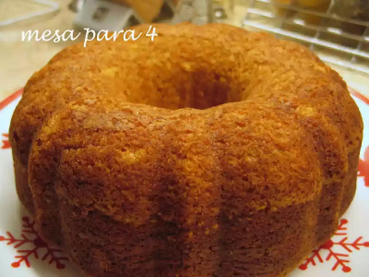 Bolo com leite condensado cozido
