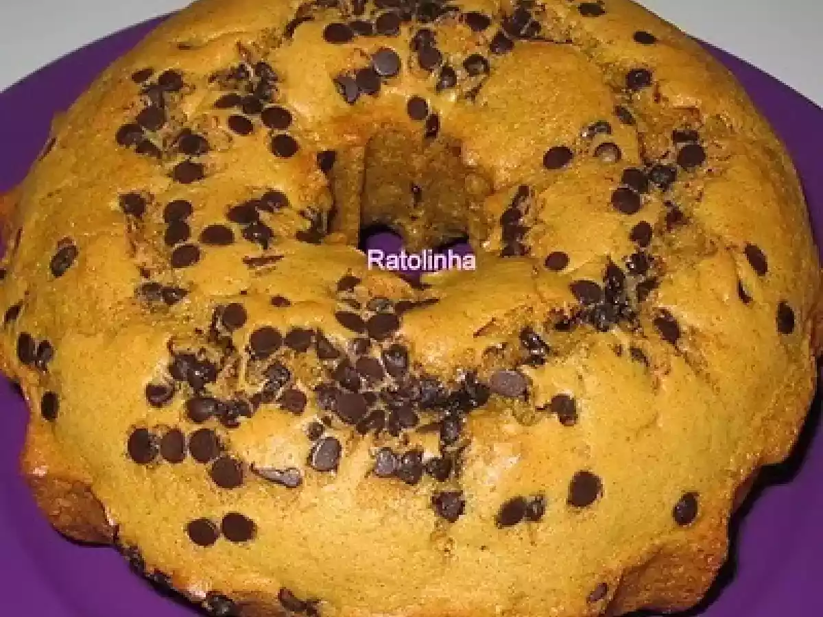 Bolo com Pepitas de Chocolate e Farinha Custard