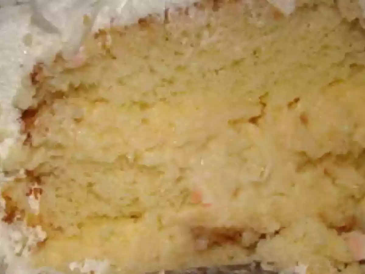 Bolo Cremoso de Côco com Cerejas - foto 3