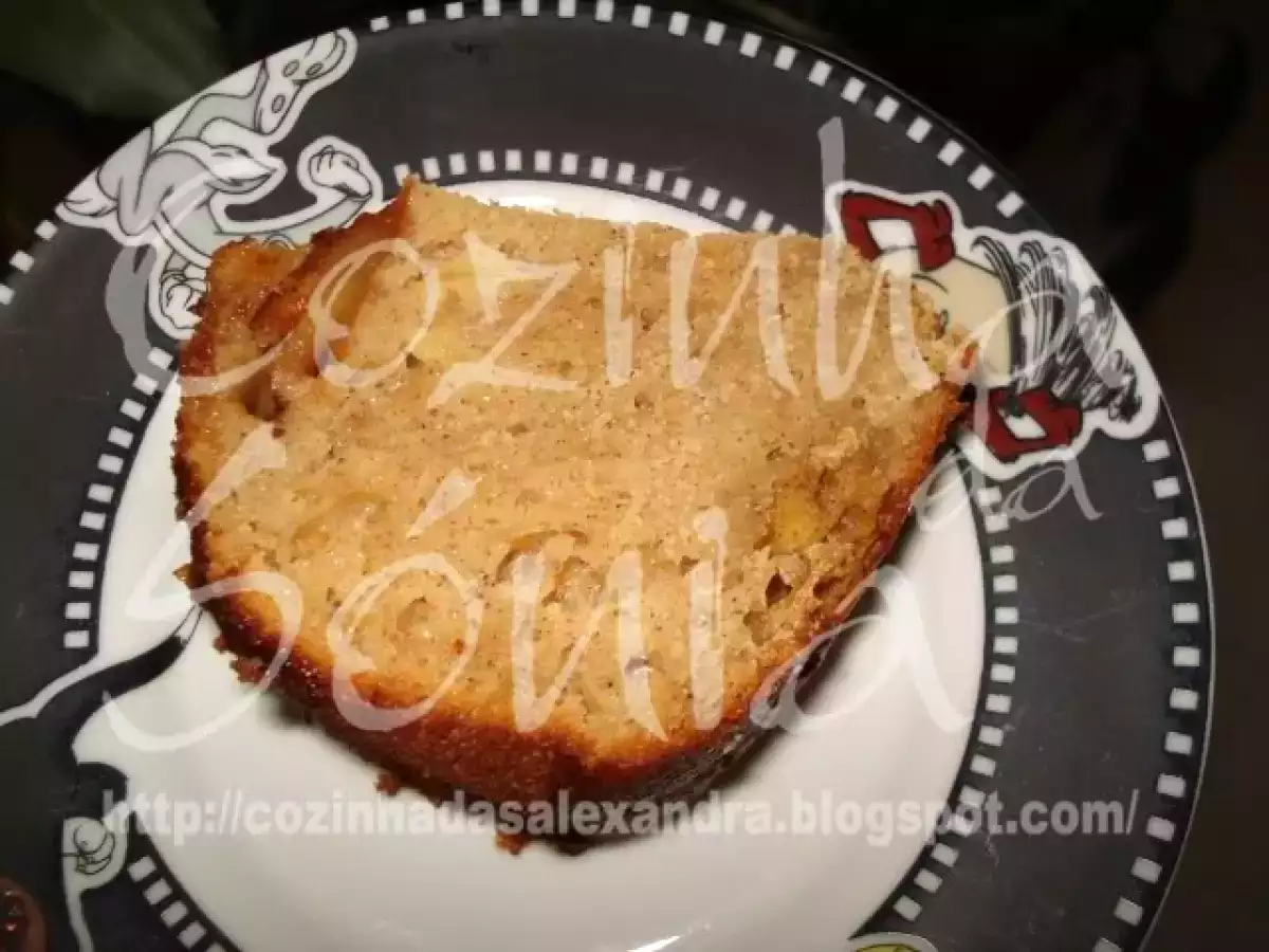 BOLO DA FRUTAS CARAMELIZADAS, AROMATIZADO DE CANELA E ERVA DOCE... - foto 2
