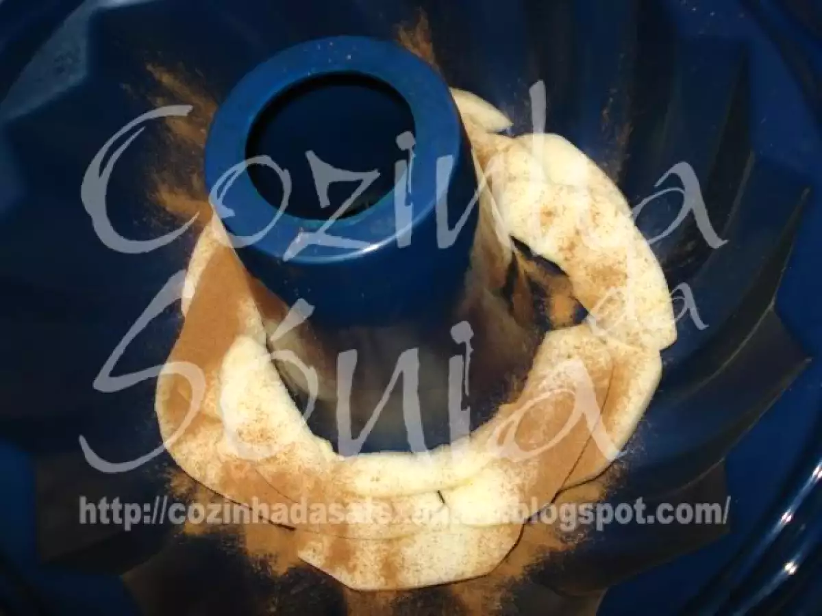 BOLO DA FRUTAS CARAMELIZADAS, AROMATIZADO DE CANELA E ERVA DOCE... - foto 7