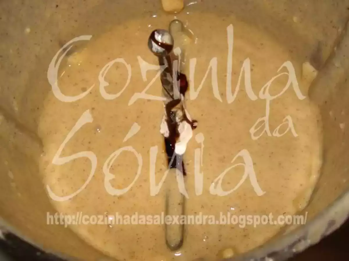 BOLO DA FRUTAS CARAMELIZADAS, AROMATIZADO DE CANELA E ERVA DOCE... - foto 12