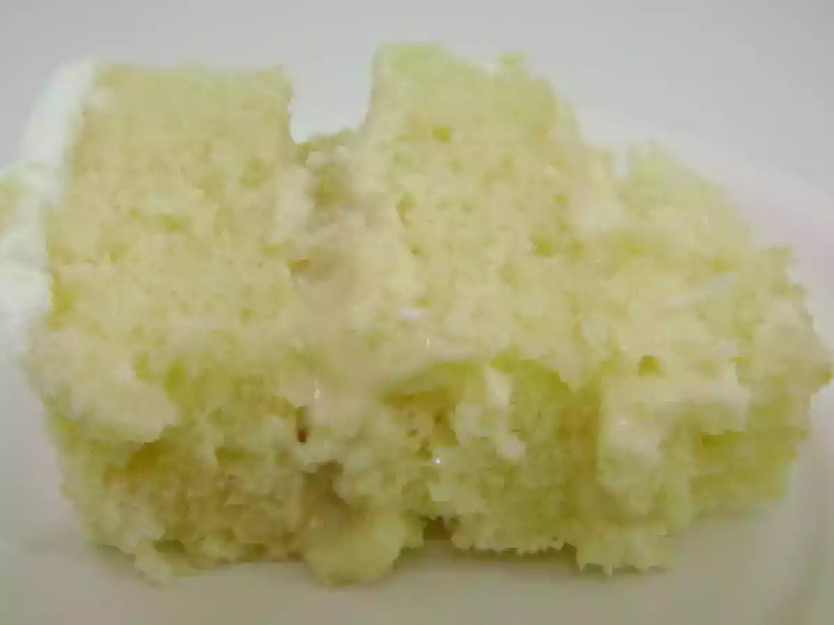 BOLO DE ABACAXI E COCO