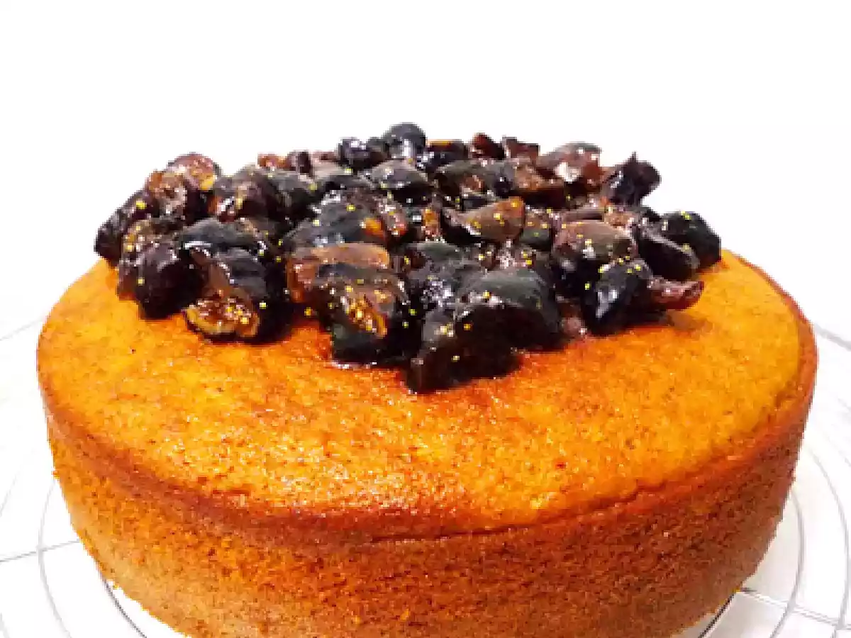 Bolo de abóbora com especiarias e figos secos caramelizados - foto 2