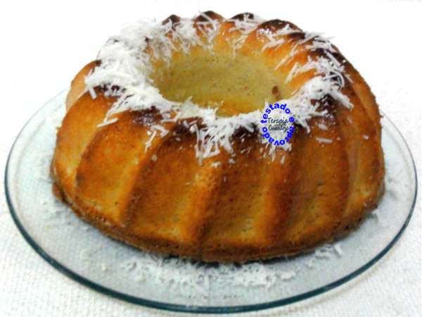 Bolo de Aipim com Côco