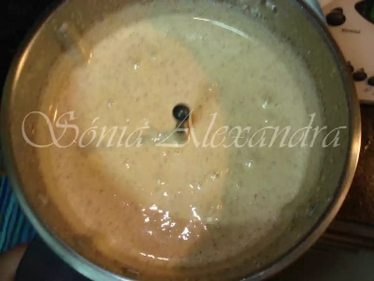 BOLO DE AMÊNDOA COM COBERTURA DE CREME DE CUSTARD, CANELA E AMÊNDOA TORRADA... - foto 7