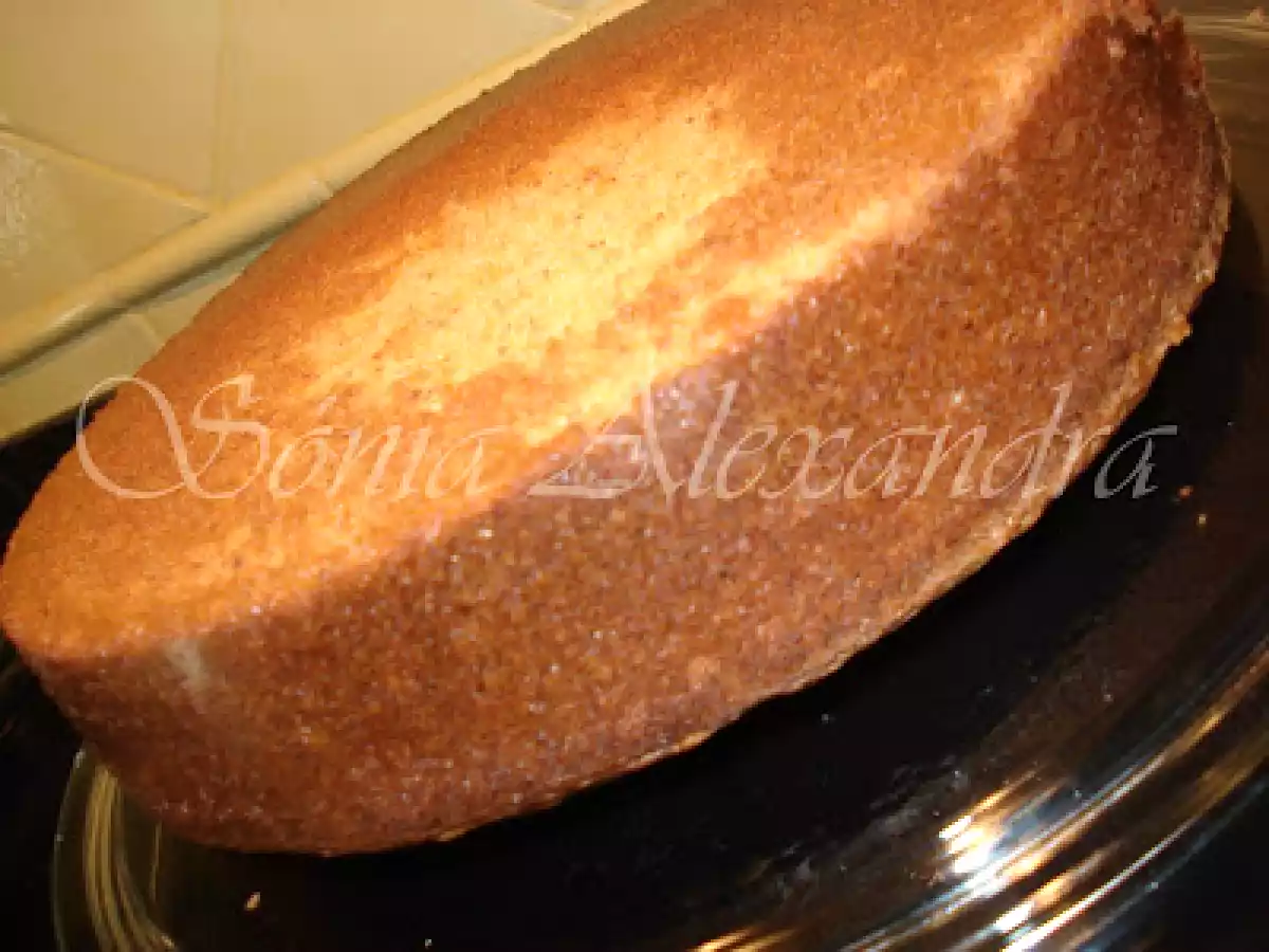 BOLO DE AMÊNDOA COM COBERTURA DE CREME DE CUSTARD, CANELA E AMÊNDOA TORRADA... - foto 9