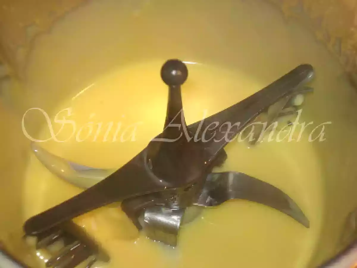 BOLO DE AMÊNDOA COM COBERTURA DE CREME DE CUSTARD, CANELA E AMÊNDOA TORRADA... - foto 10