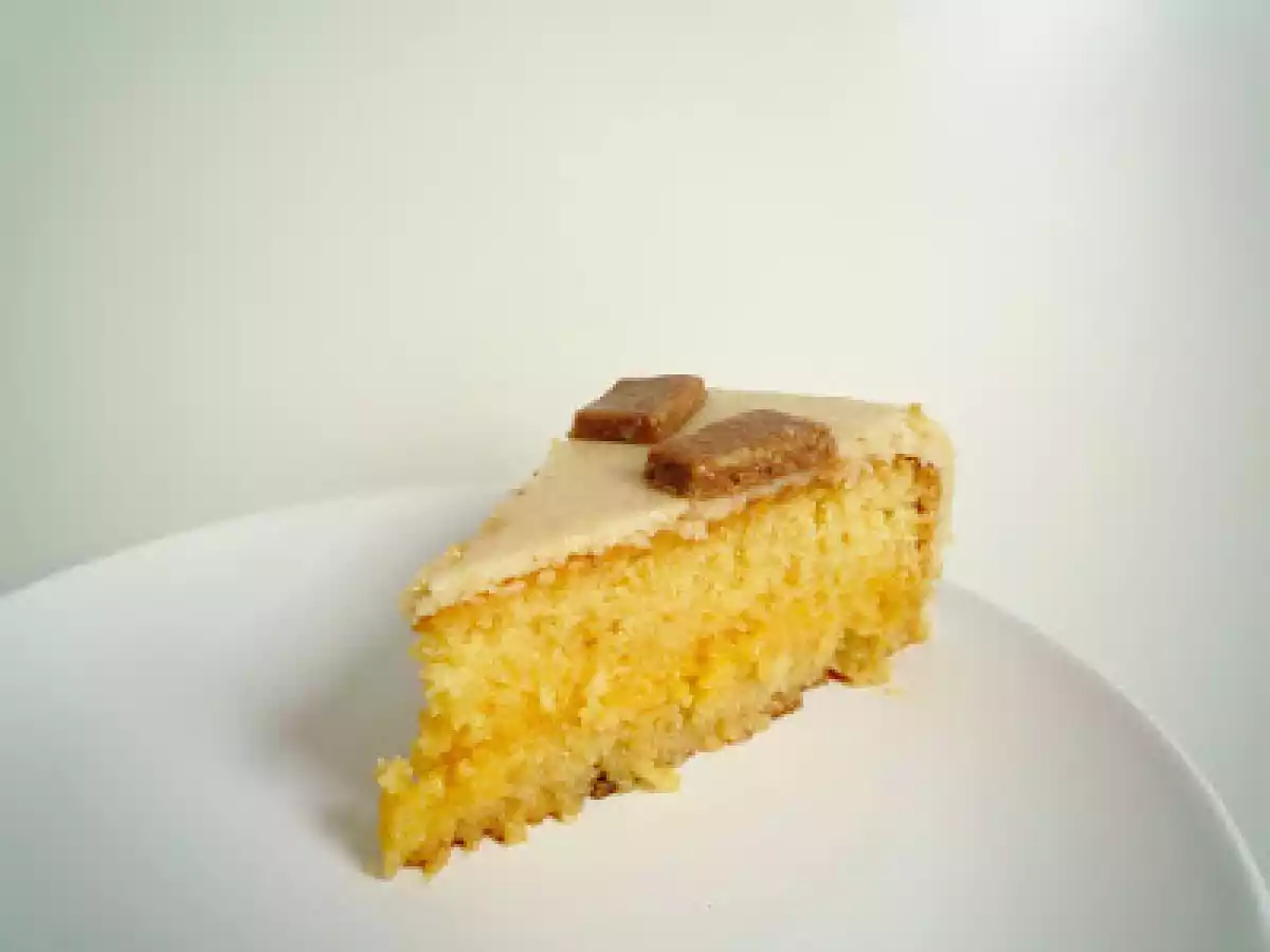 Bolo de amêndoa com doce de ovos