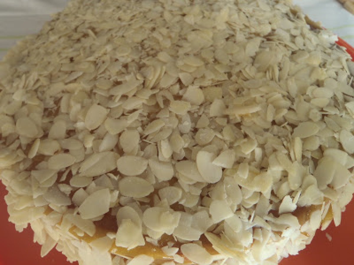 Bolo de Amêndoa com ovos moles