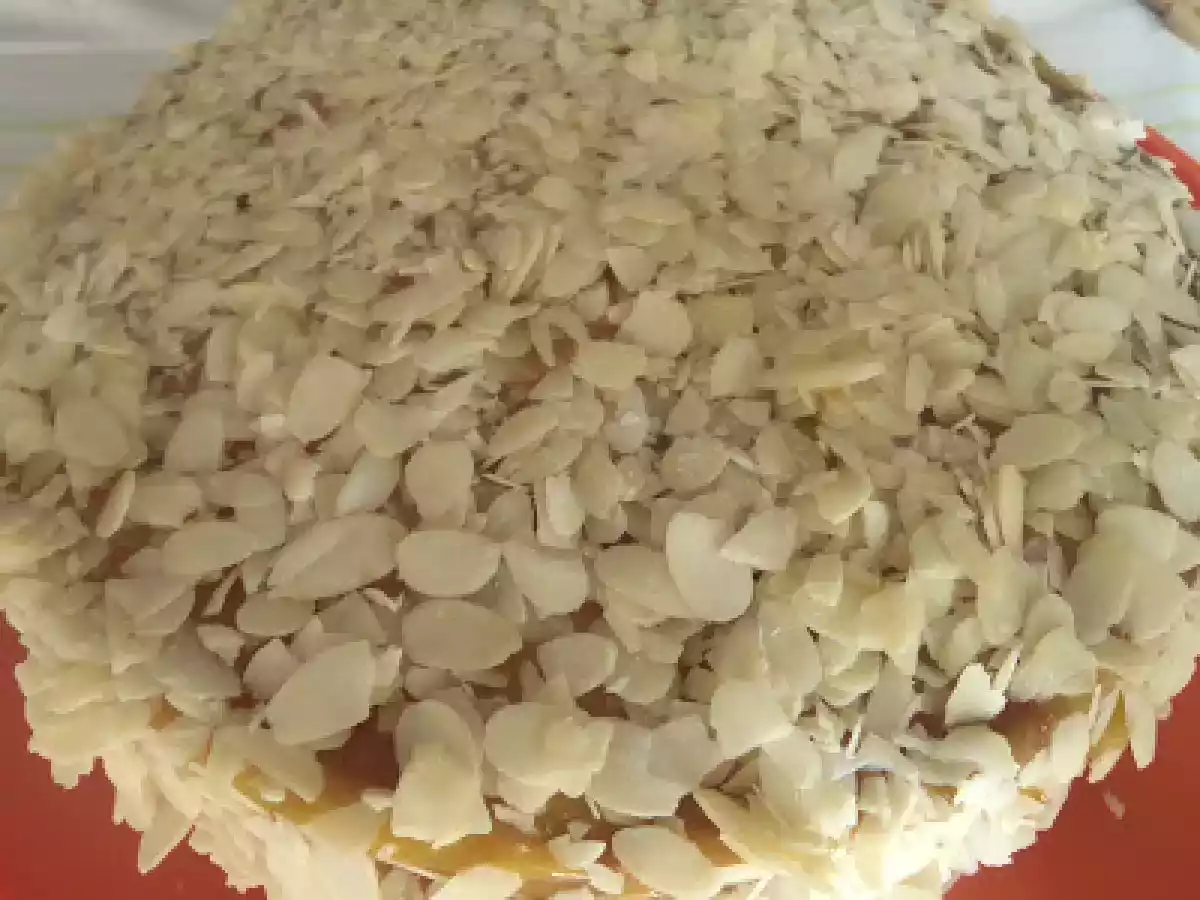 Bolo de Amêndoa com ovos moles