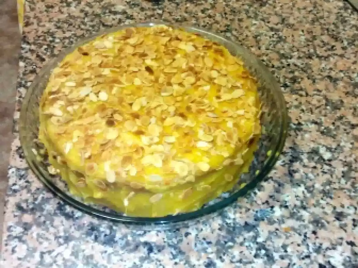Bolo de amêndoa laminada