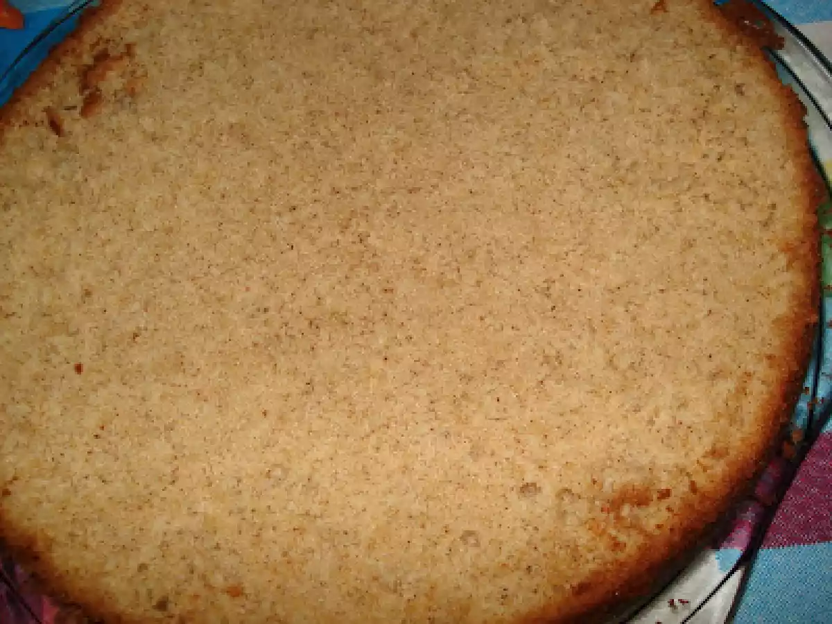 BOLO DE AMÊNDOA RECHEADO DE BAGE CREMIM COM COBERTURA DE MERENGUE E AMÊNDOA TORRADA... - foto 9