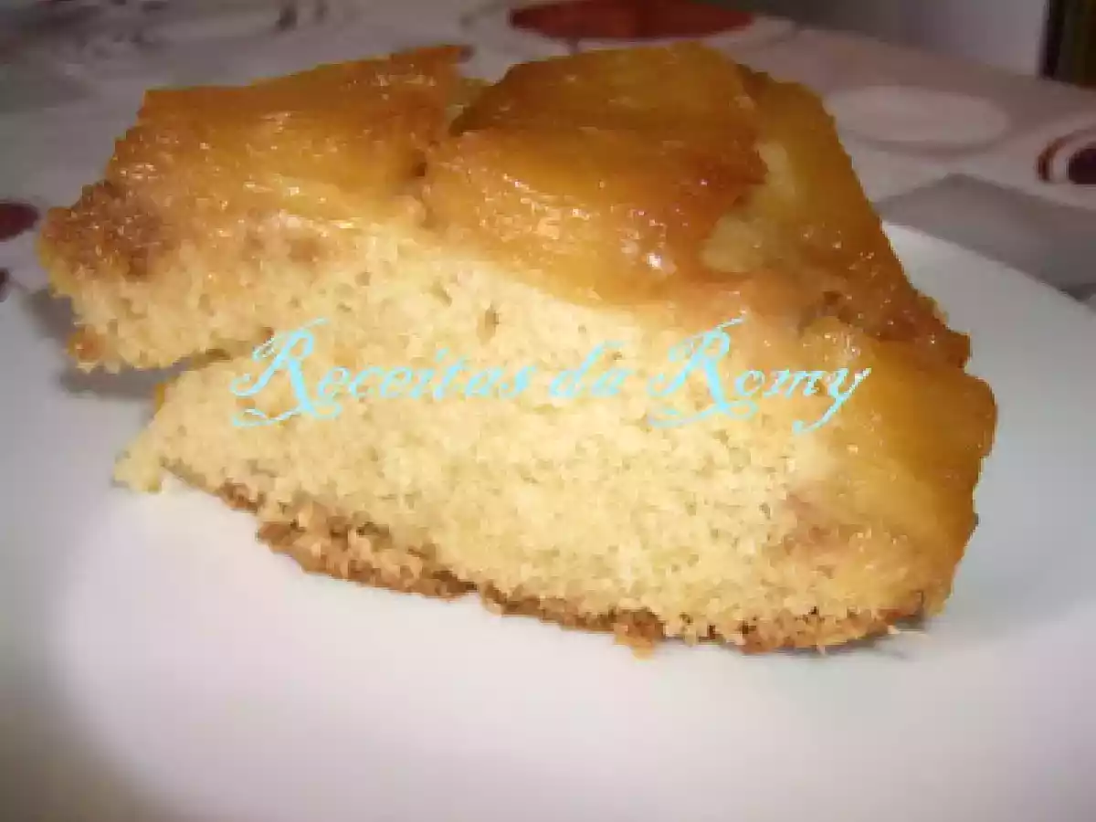 Bolo de ananás natural