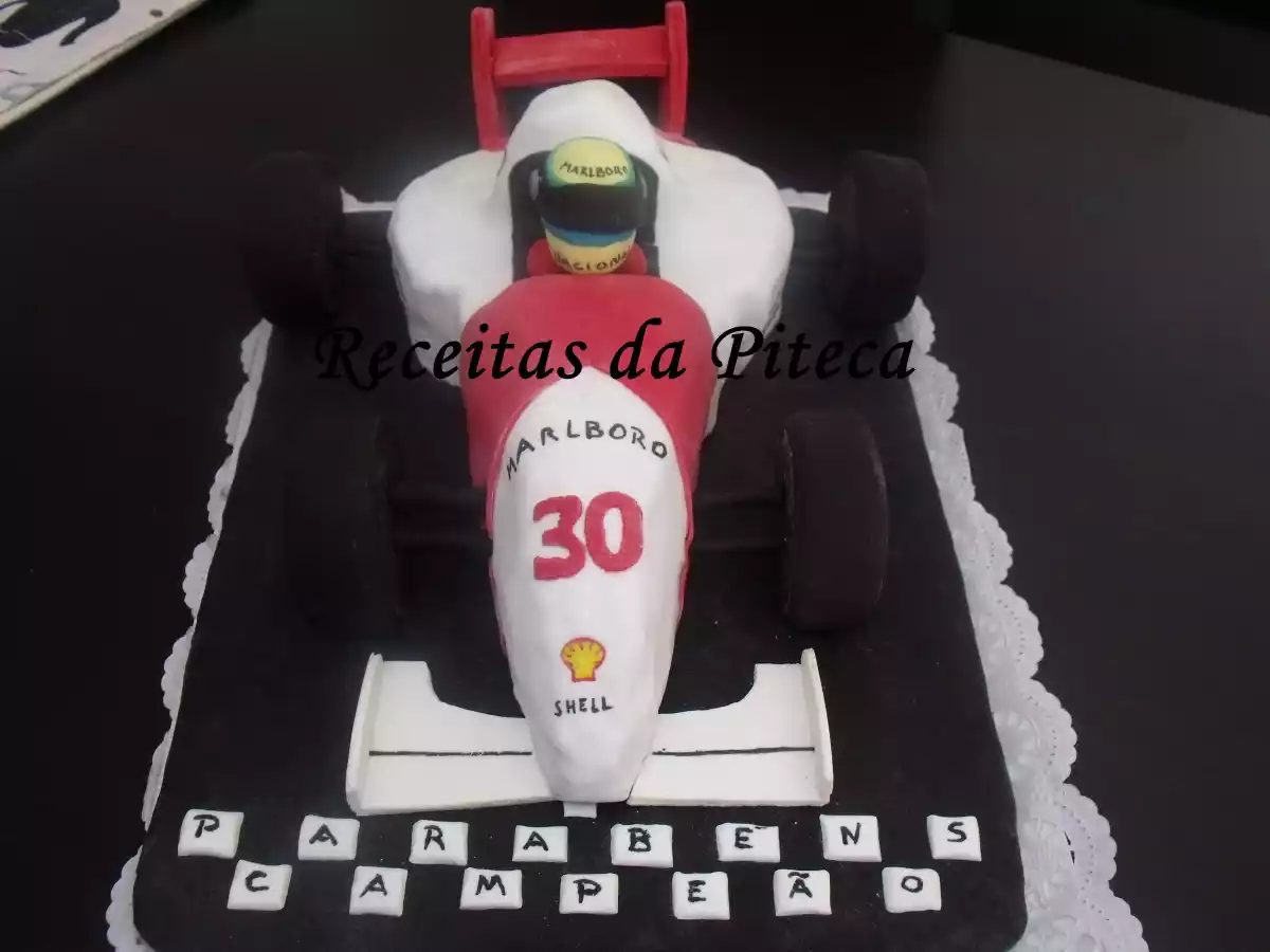 Bolo de aniversário Carro de fórmula 1 (Vegan)