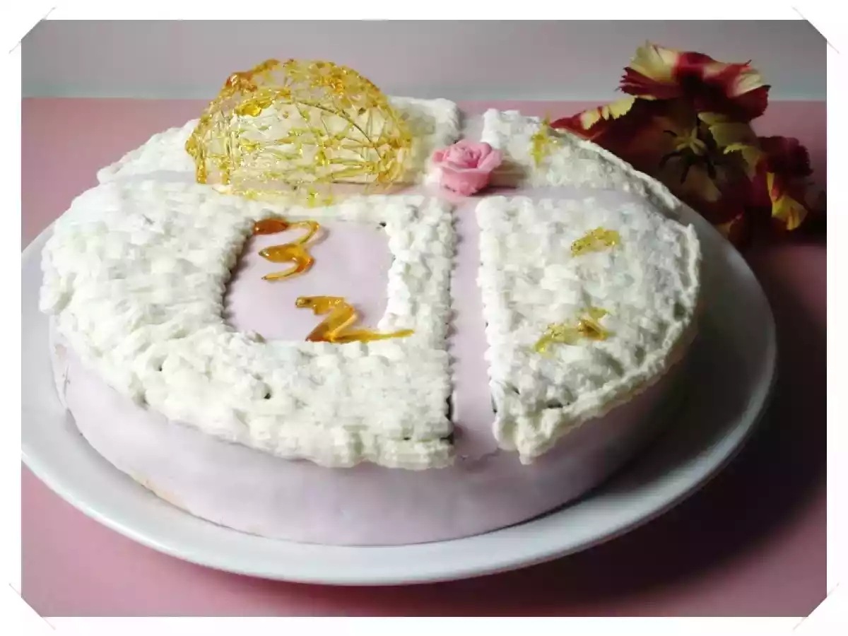 Bolo de aniversário recheado com doce de leite e nozes - foto 2
