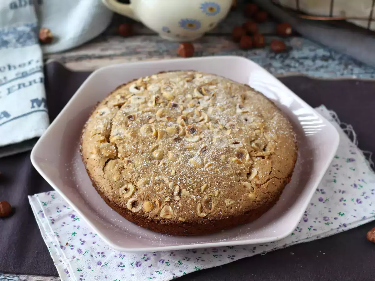 Bolo de avelãs macio, crocante e com 5 ingredientes! - foto 2